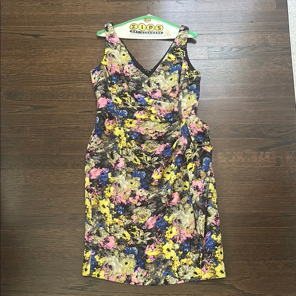 Elegant Floral V-Neck Midi Dress